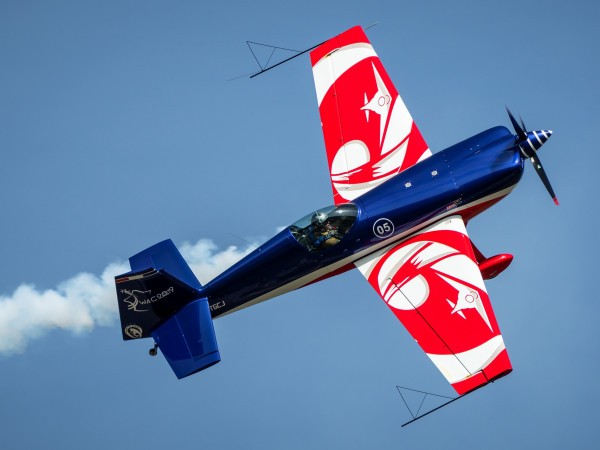 Extra 300 SC-LC en vol
